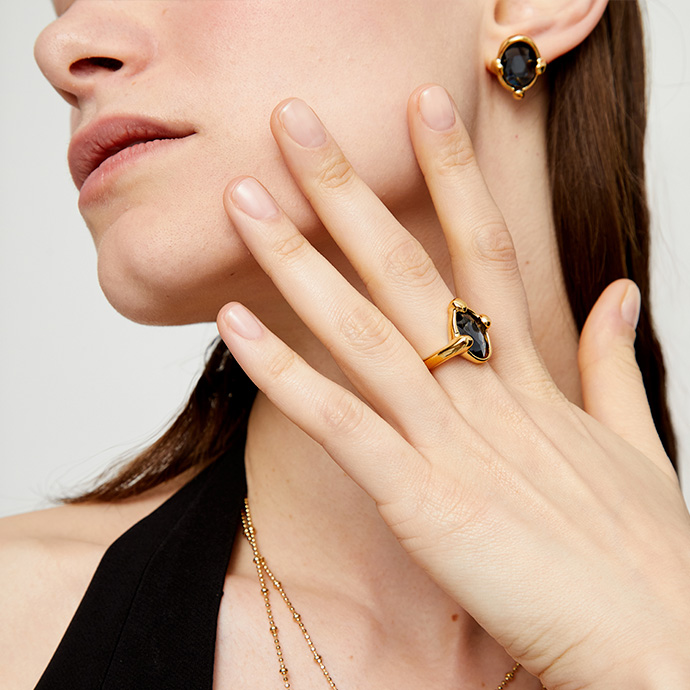 Купить Кольцо Ser Deslumbrante с овальным черным кристаллом, с золотом - Фото 4