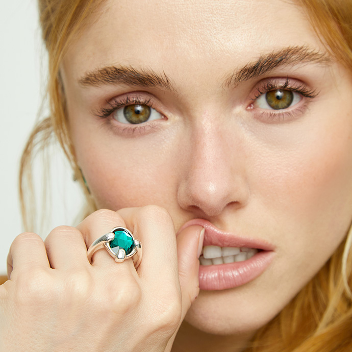 Купить Кольцо Ser Deslumbrante с овальным зеленым кристаллом, с серебром - Фото 3